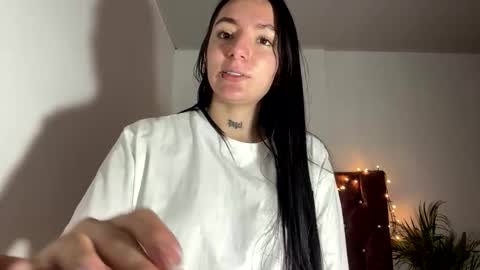 Snapshot of estefa1 chatting on 04/05/26, 05:26 estefa1 online show from 04/05/26, 05:26