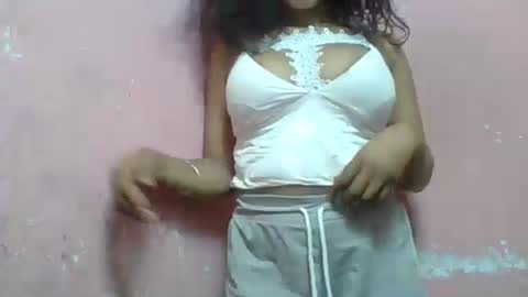 estelah20 online show from 11/29/25, 09:01