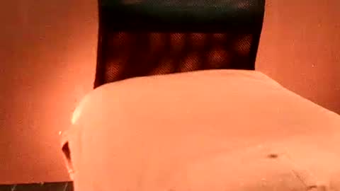 Snapshot of estelarseiya chatting on 11/19/25, 05:40 estelarseiya online show from 11/19/25, 05:40