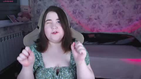 estelle_hicks online show from 05/10/26, 07:08