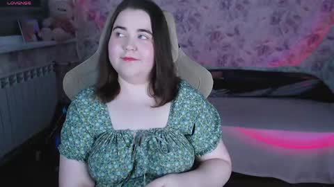 estelle_hicks online show from 05/19/26, 07:20