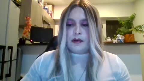 Estephanie Aguilar online show from 09/21/25, 06:15