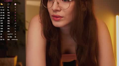 Ester online show from 11/04/25, 10:20