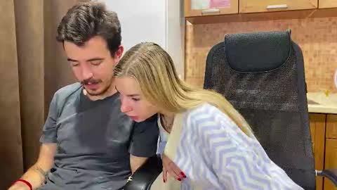 Ester online show from 10/10/25, 05:45