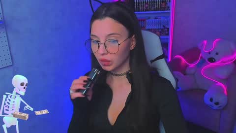 Ester online show from 01/27/25, 09:44