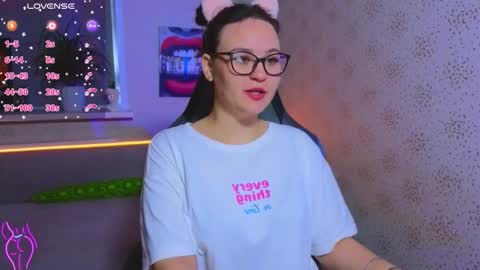 EsterPlayful online show from 09/28/25, 11:37