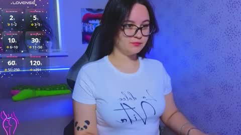 EsterPlayful online show from 10/24/25, 09:17