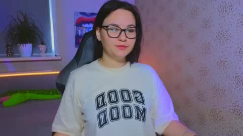 Snapshot of esterplayful chatting on 11/04/25, 08:57 EsterPlayful online show from 11/04/25, 08:57