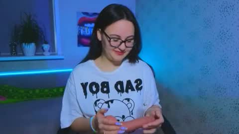 Snapshot of esterplayful chatting on 11/08/25, 12:27 EsterPlayful online show from 11/08/25, 12:27