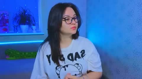 Snapshot of esterplayful chatting on 11/12/25, 10:26 EsterPlayful online show from 11/12/25, 10:26