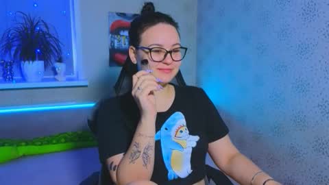 Snapshot of esterplayful chatting on 11/22/25, 06:56 EsterPlayful online show from 11/22/25, 06:56