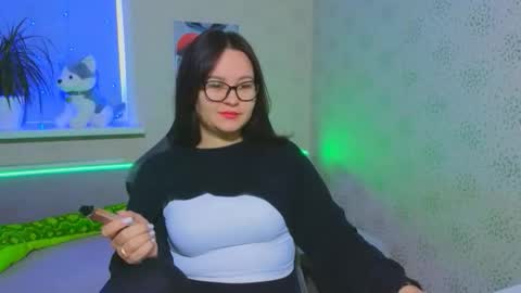 Snapshot of esterplayful chatting on 12/14/25, 07:14 EsterPlayful online show from 12/14/25, 07:14