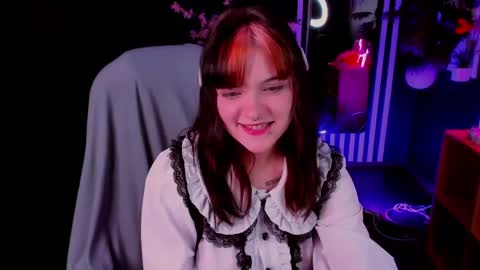 Snapshot of estertwilight chatting on 05/19/26, 09:10 Ester online show from 05/19/26, 09:10