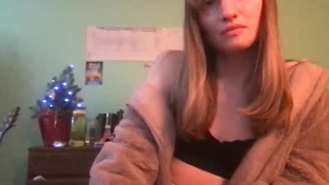 Snapshot of esthergreyplus chatting on 12/28/24, 08:15 Esther Grey online show from 12/28/24, 08:15