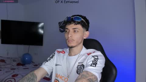 Snapshot of estivenvel chatting on 10/01/25, 02:45 estivenvel online show from 10/01/25, 02:45