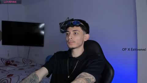 Snapshot of estivenvel chatting on 10/02/25, 03:30 estivenvel online show from 10/02/25, 03:30