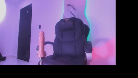 Estrella online show from 11/30/25, 01:15