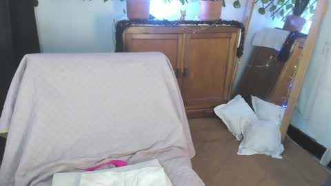 - E S T R E L L A  M I L F - online show from 12/27/24, 05:52