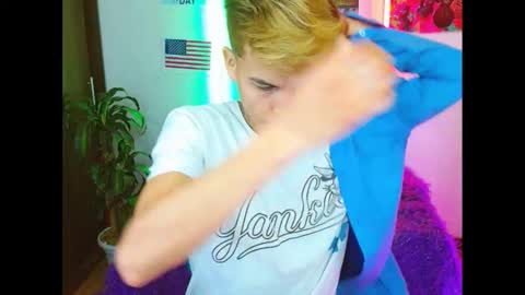 Snapshot of estrellita__jordan chatting on 01/19/25, 01:53 JORDAN online show from 01/19/25, 01:53