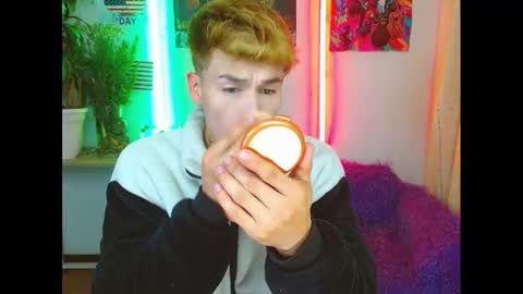 Snapshot of estrellita__jordan chatting on 02/10/25, 02:52 JORDAN online show from 02/10/25, 02:52