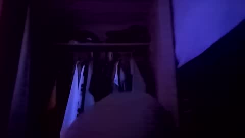 et528007 online show from 10/03/25, 04:53