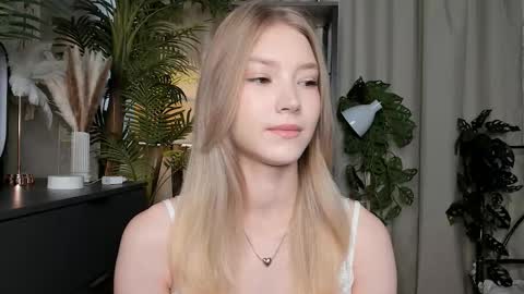 Natalie online show from 09/21/25, 05:42