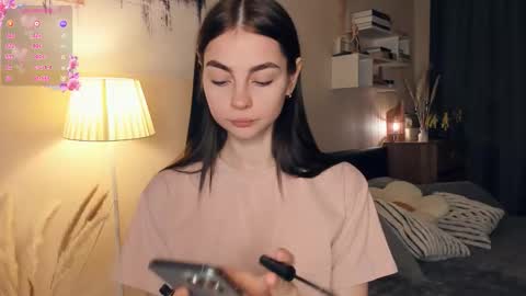 Snapshot of eternity_is_endless chatting on 11/15/25, 07:49 Mary online show from 11/15/25, 07:49