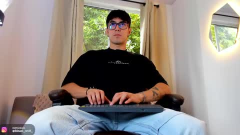 Snapshot of etham_wolf1 chatting on 06/05/26, 06:13 etham_wolf1 online show from 06/05/26, 06:13