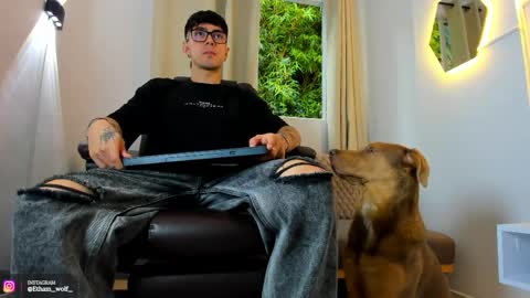 Snapshot of etham_wolf1 chatting on 06/06/26, 06:01 etham_wolf1 online show from 06/06/26, 06:01
