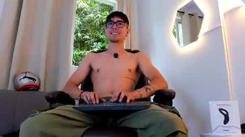etham_wolf1 online show from 07/23/26, 06:17