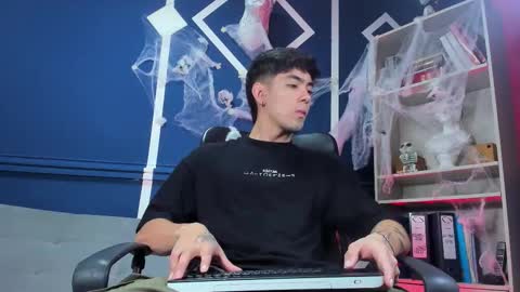 Etham online show from 10/24/25, 11:28