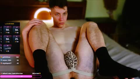 Snapshot of ethan7inches chatting on 02/09/25, 01:44 Ethan online show from 02/09/25, 01:44