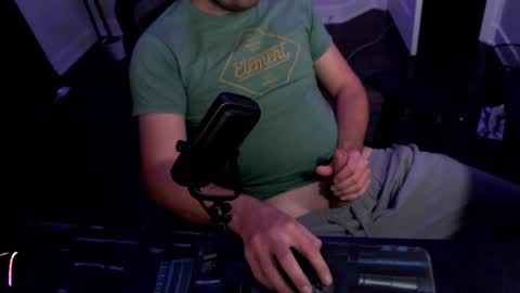 ethan8704 online show from 09/16/25, 02:23