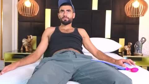 Snapshot of ethan__walker chatting on 11/19/25, 08:42 Ethan online show from 11/19/25, 08:42