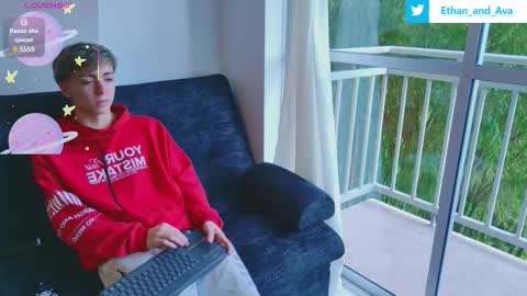 Snapshot of ethan_and_ava chatting on 10/19/25, 01:01 ethan and ava online show from 10/19/25, 01:01