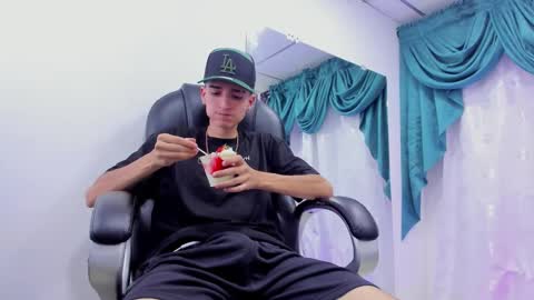 Ethan online show from 12/12/24, 09:04