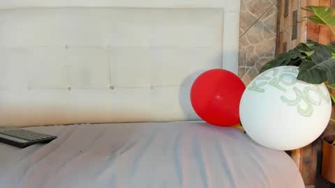 Snapshot of ethan_helmut chatting on 12/22/24, 12:27 ethan helmut online show from 12/22/24, 12:27