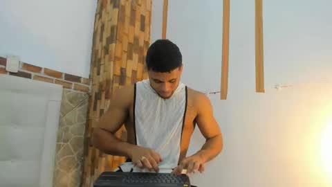 Snapshot of ethan_helmut chatting on 12/27/24, 01:32 ethan helmut online show from 12/27/24, 01:32