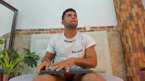 Snapshot of ethan_helmut chatting on 01/20/25, 11:13 ethan helmut online show from 01/20/25, 11:13