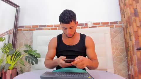 Snapshot of ethan_helmut chatting on 01/21/25, 10:52 ethan helmut online show from 01/21/25, 10:52