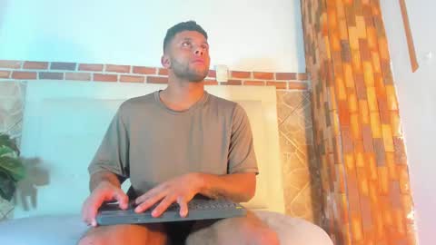 Snapshot of ethan_helmut chatting on 01/27/25, 03:04 ethan helmut online show from 01/27/25, 03:04