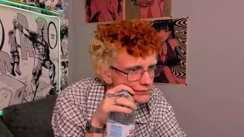 Snapshot of ethan_miltons chatting on 12/05/25, 10:13 Ethan online show from 12/05/25, 10:13