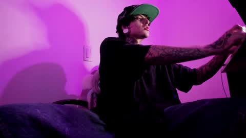 Snapshot of ethan_sykes chatting on 09/28/25, 03:23 Ethan sykes online show from 09/28/25, 03:23