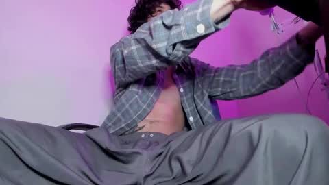 Snapshot of ethan_sykes chatting on 10/25/25, 05:08 Ethan sykes online show from 10/25/25, 05:08