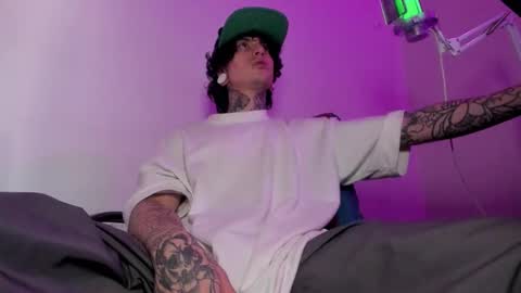 Snapshot of ethan_sykes chatting on 10/28/25, 03:25 Ethan sykes online show from 10/28/25, 03:25