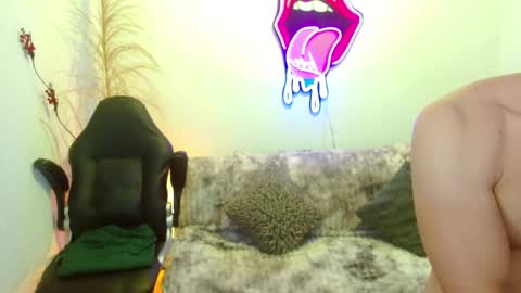 ethanblaze_ online show from 11/08/25, 11:43