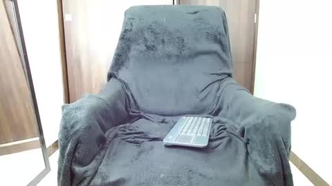 ethangreey1 online show from 12/03/24, 09:01