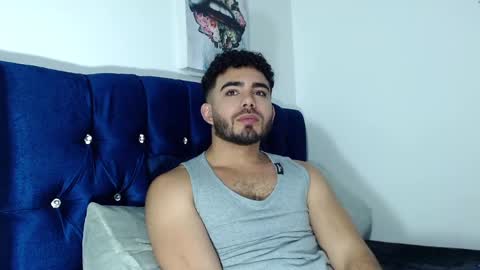 Snapshot of ethanhairy chatting on 02/21/25, 11:43 Ethan online show from 02/21/25, 11:43