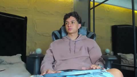 ethanlowell online show from 11/17/25, 05:57