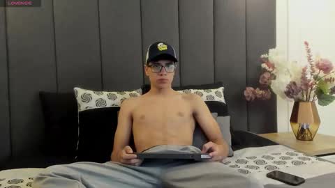 EthanMartin online show from 09/12/25, 02:33